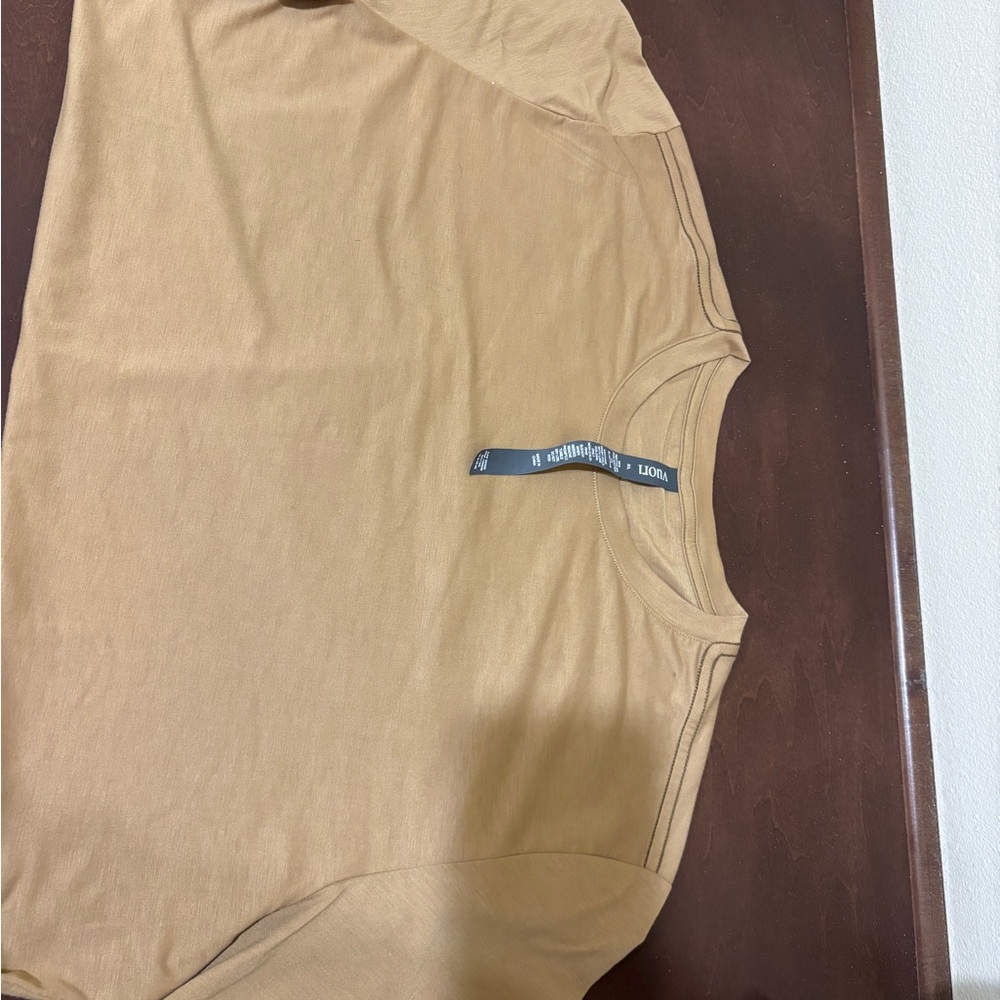 Vuori Short Sleeve Crewneck T-Shirt in Camel/Tan